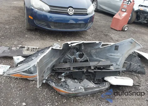 2021 Toyota Corolla Le z USA, uszkodzony, nr VIN 5YFEPMAE4MP210096